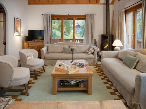 Chamoson Ski Chalet | Chalet Helene by Interhome