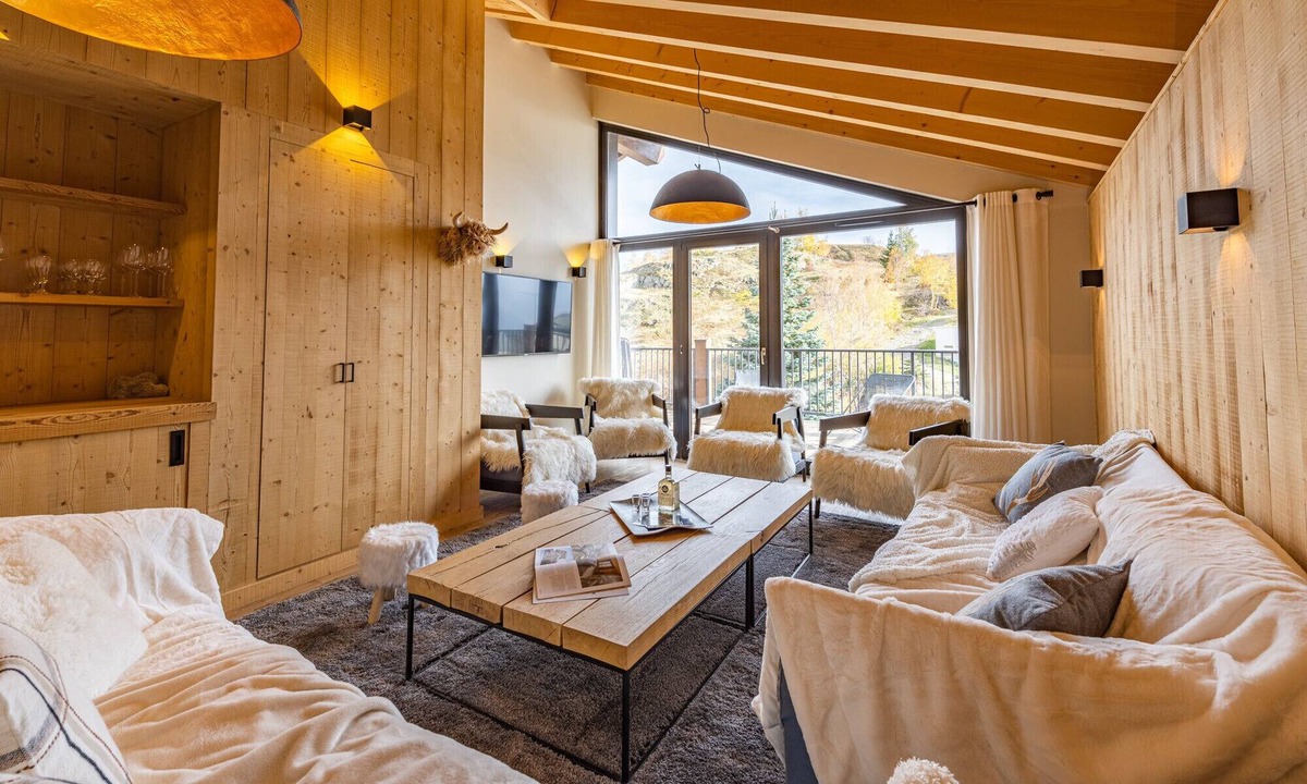 Eclose-Est Ski Chalet | Chalet Hope
