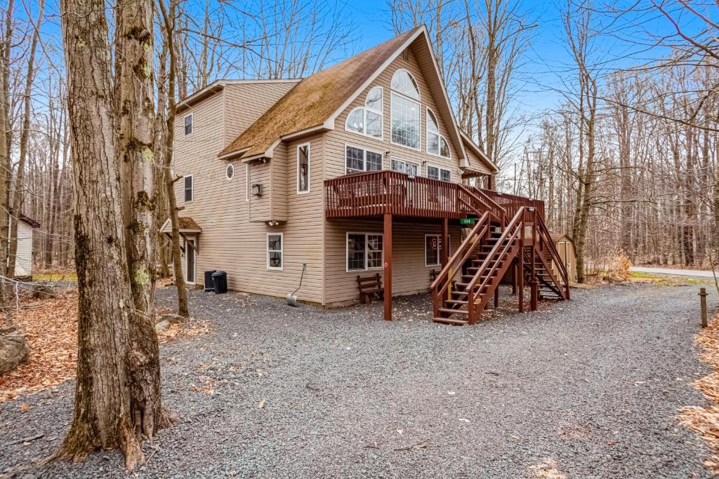 Pocono Lake House | Chalet House