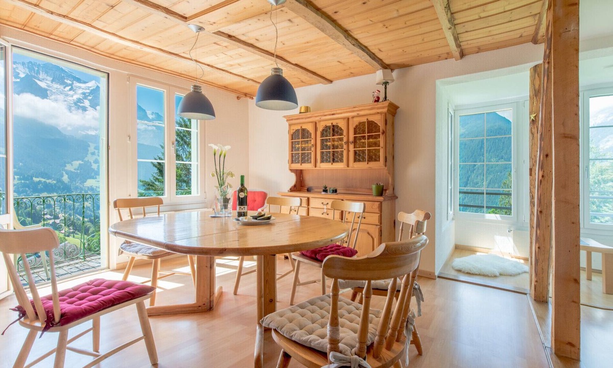 Wengen Apartment | Chalet Hunnenfluh - dream views, Alpine setting