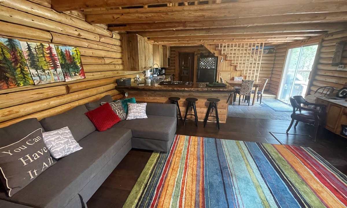 Island Park Cabin | Chalet in forest sleeps 6