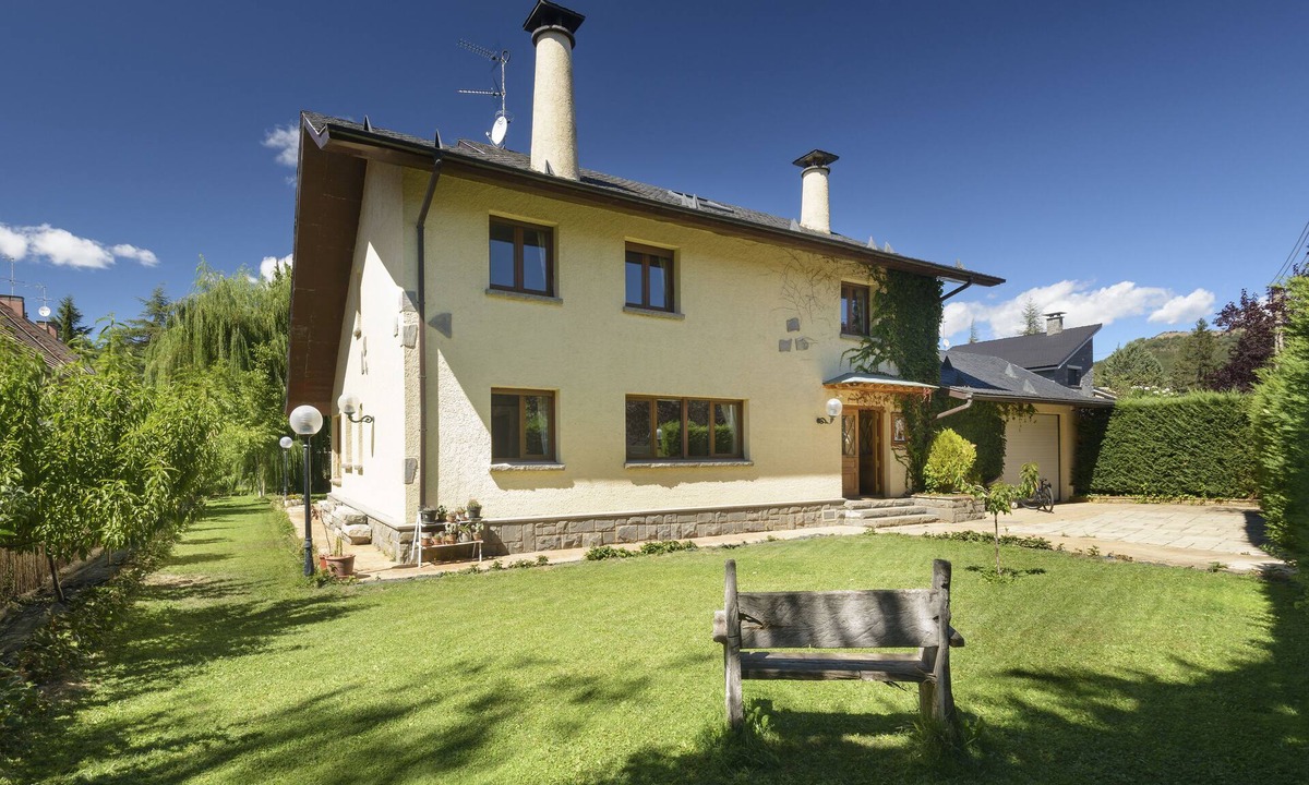 Jaca House | CHALET IN JACA. SKI. PRIVATE POOL