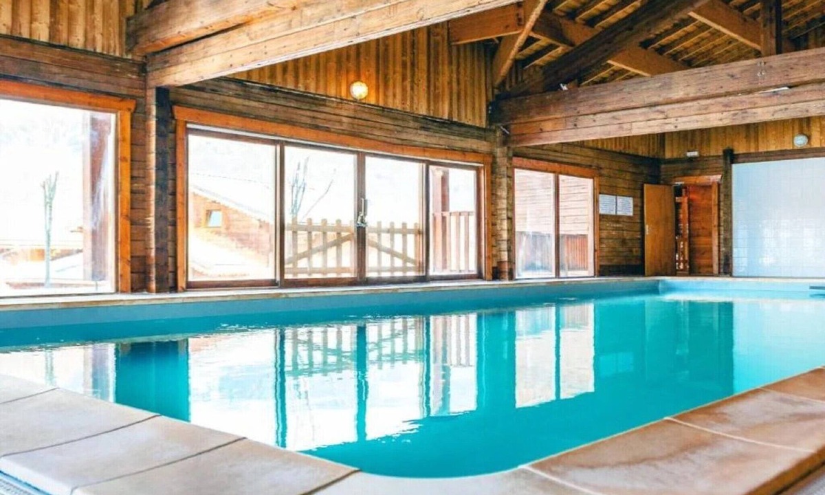 Morillon Apartment | Chalet in Morillon with Sauna & Mountain Views