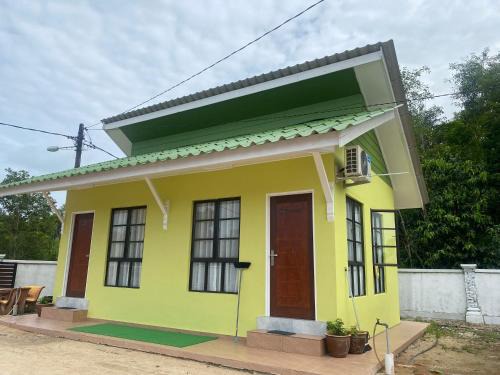 Kampung Ru Tapai House | chalet jasa rajin