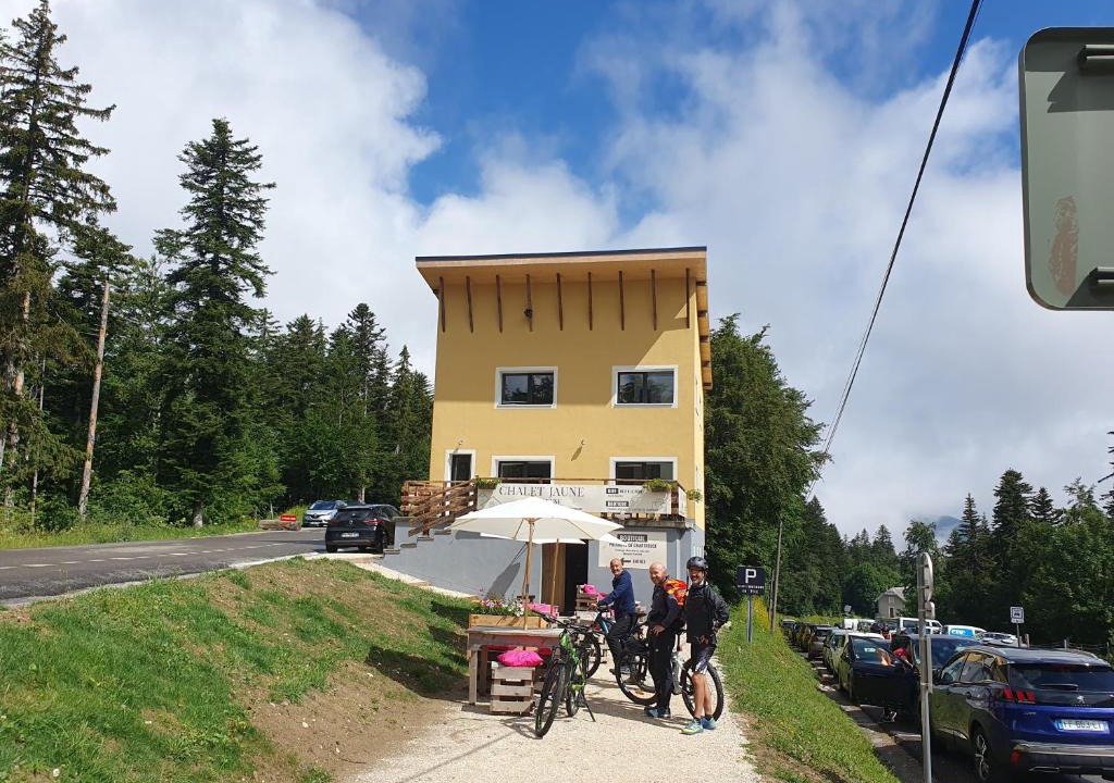 Sarcenas House | Chalet Jaune Le GRAND SOM