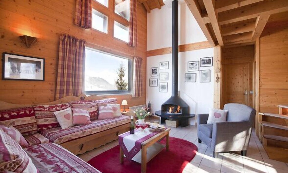 Montalbert Ski Chalet | Chalet Juliet 10 people