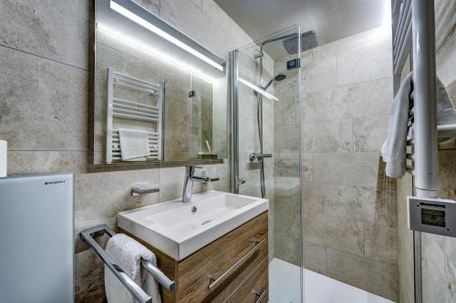 Mayens-de-Riddes Ski Chalet | Chalet Khione