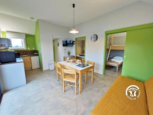 Villiers-Charlemagne House | Chalet la Brême