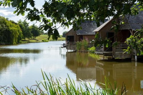Villiers-Charlemagne House | Chalet la Carpe