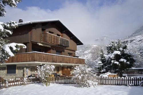Le Bourg-d'Oisans Apartment | Chalet la Cachette Cyclists & Skiers