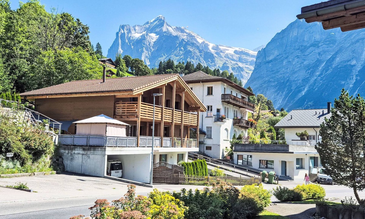 Grindelwald Apartment | Chalet La Muntaniala by Interhome