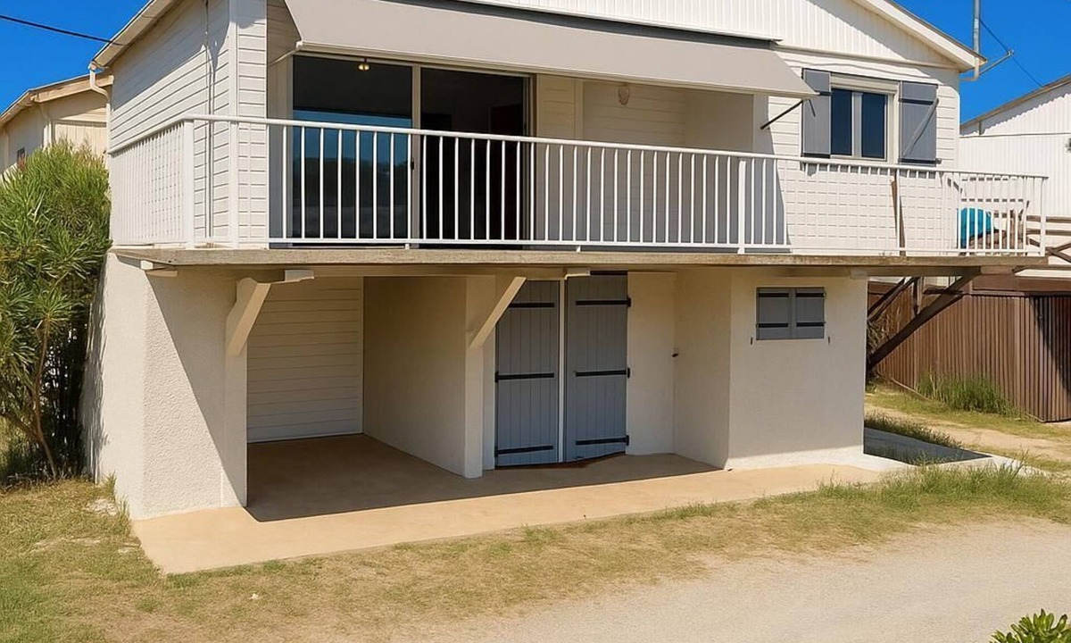 Gruissan Plage Ski Chalet | Chalet La voile Grise Gruissan Plage