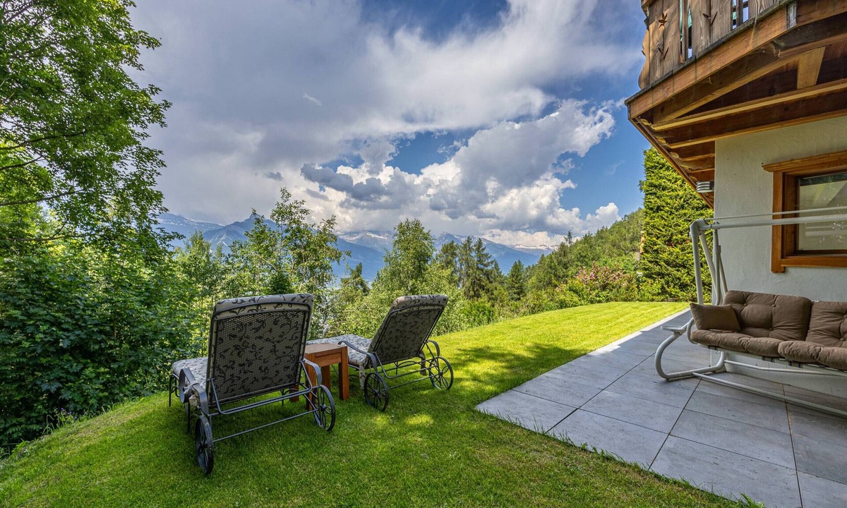 Saint-Pierre-de-Clages Ski Chalet | Chalet La Vue - hammam, pet friendly, amazing view