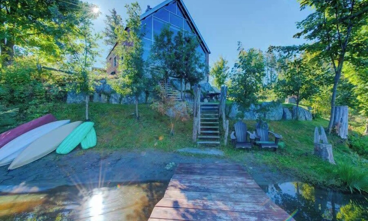 Sainte-Marguerite Ski Chalet | Chalet L’Ancestral | Old-World Charm by Lake