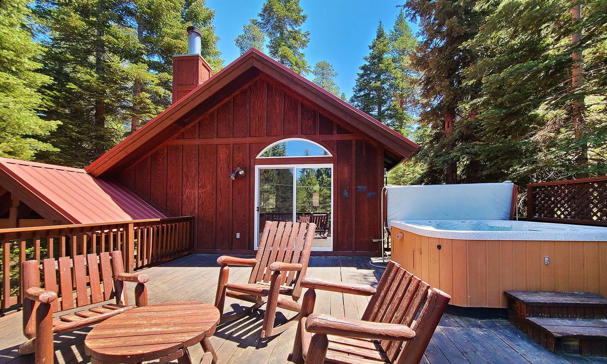 McKinney Estates House | Chalet Lani - HOT TUB - 3 bedroom, 2 bath - Quiet Location!