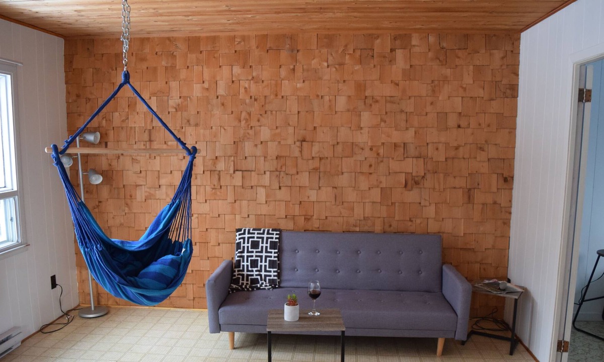 Notre-Dame-des-Neiges Ski Chalet | Chalet le Basque near the River