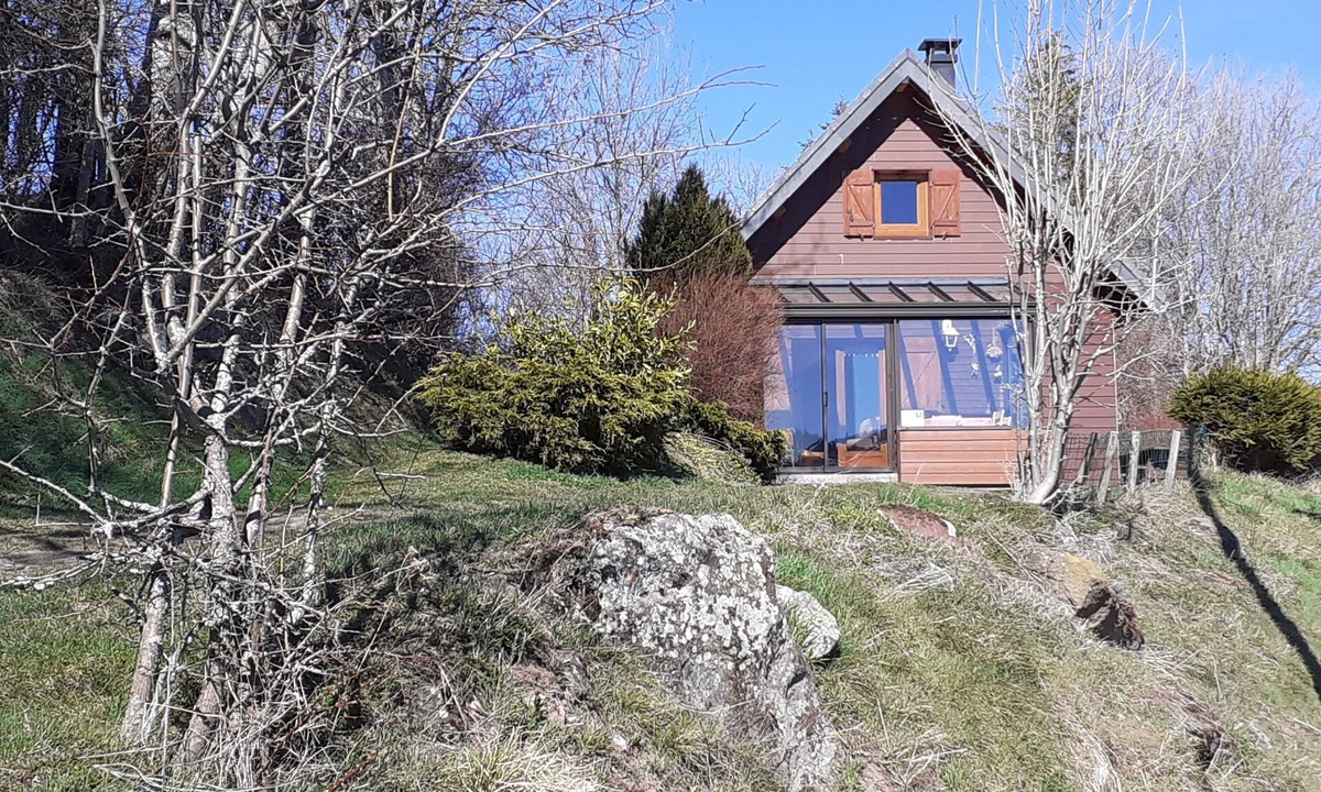 Chambon-sur-Lac Ski Chalet | Chalet Le Cantou in the heart of the Sancy massif