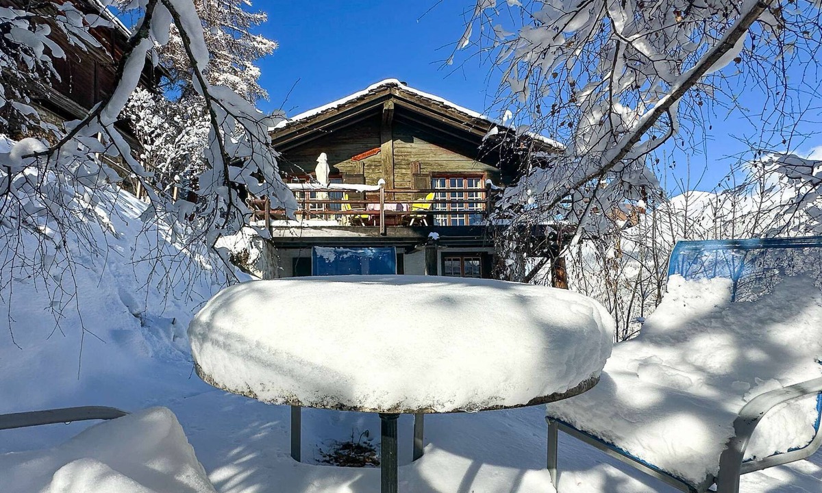 Liddes House | Chalet Le Moulin - Cozy, view of the Alps, fireplace & large terrace