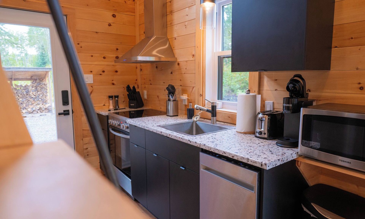 La Tuque Ski Chalet | Chalet le panorama - Waterfront!