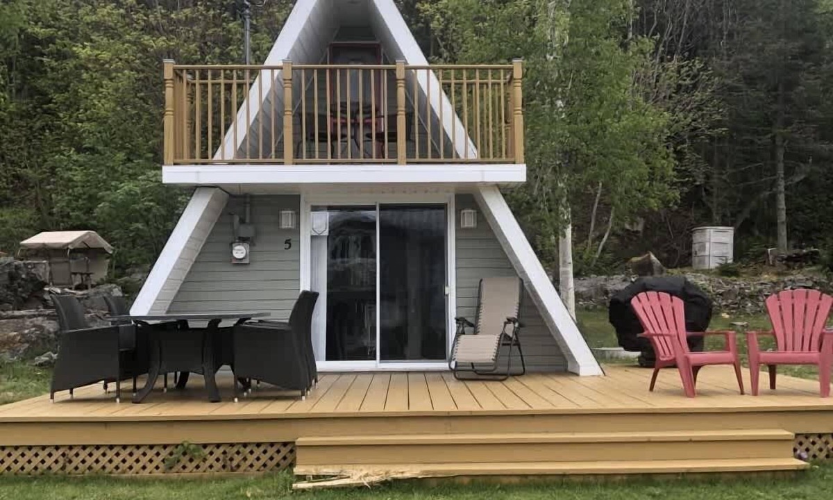 Riviere Du Loup Ski Chalet | Chalet Le Pointu | St-Lawrence River View