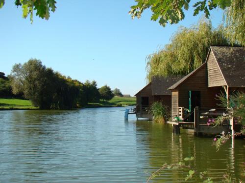 Villiers-Charlemagne House | Chalet le Sandre