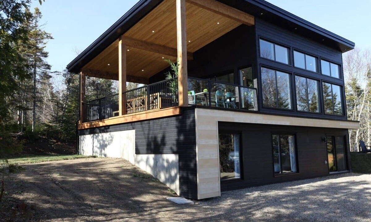 Saint-Joseph-de-la-Rive Ski Chalet | Chalet Le Select | Private Spa with River View