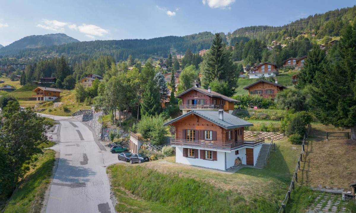 Mayens-de-Riddes Ski Chalet | Chalet Les Crus - Three Bedroom Chalet, Sleeps 6