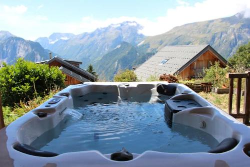 Villard-Reculas Ski Chalet | Chalet Les Ecrins