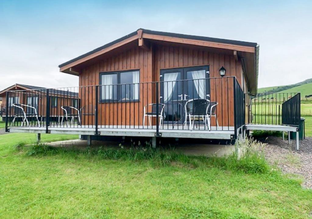 Kinross Ski Chalet | Chalet Loch Leven Lodge 5
