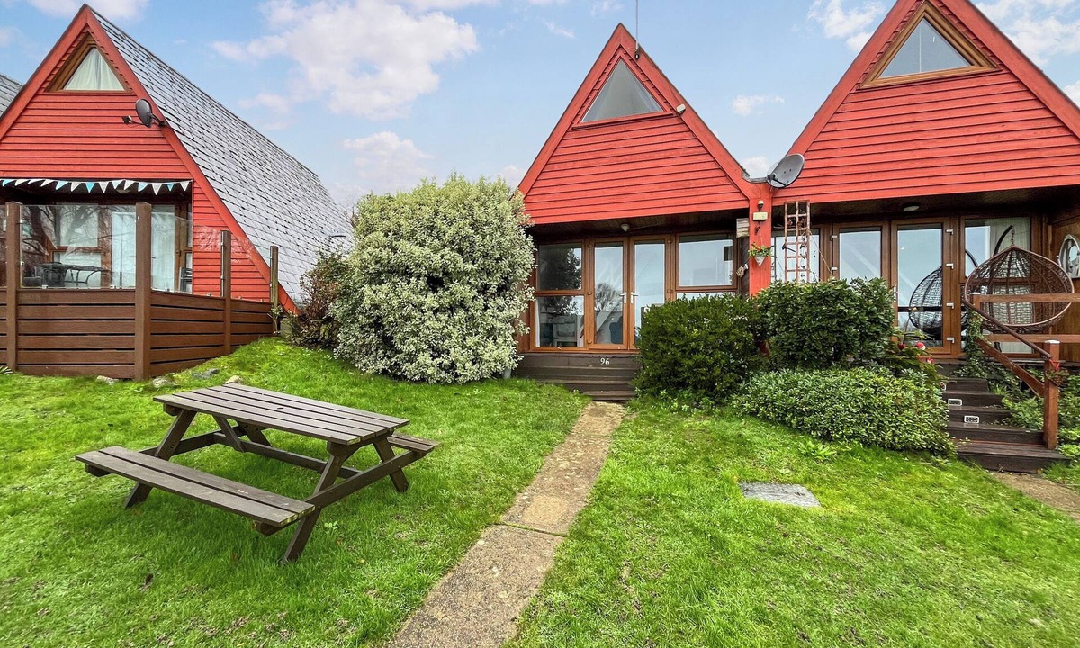 Martin Cottage | Chalet Lodge - UK51029