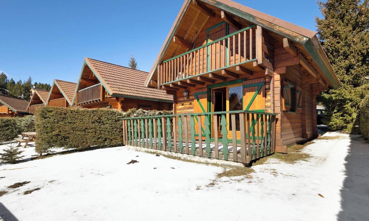 Pyrenees 2000 Ski Chalet | Chalet "Maison De Bois Finlandaise" with 2 Private Terraces & Balcony