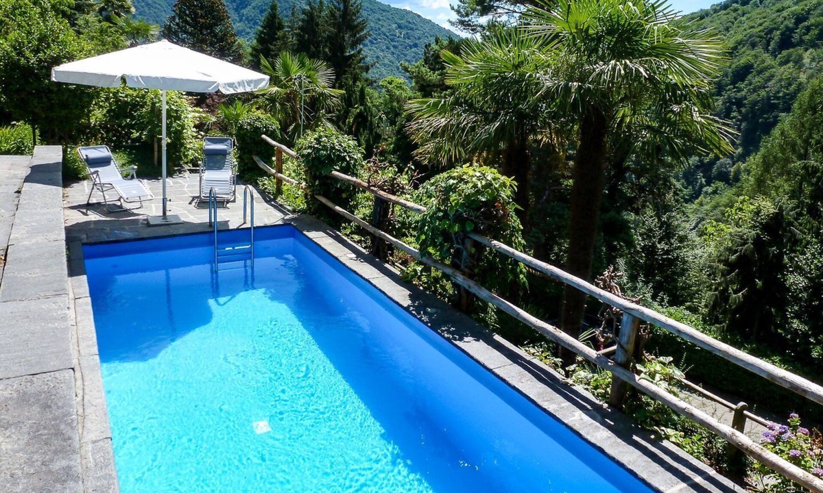 Mergoscia Ski Chalet | "Chalet Mergoscia" with pool and garden