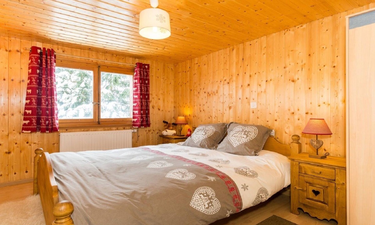 Val d'Illiez Ski Chalet | Chalet next to spa connected to Champéry ski lift system by mountain train