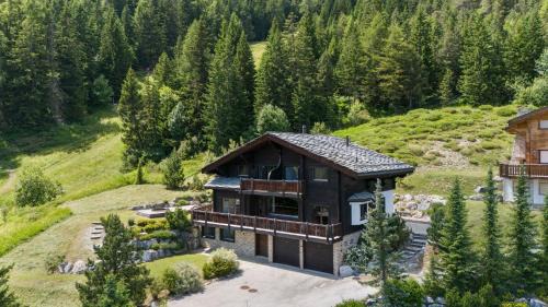Anzere Ski Chalet | Chalet Noir pres de la telecabine a Anzere