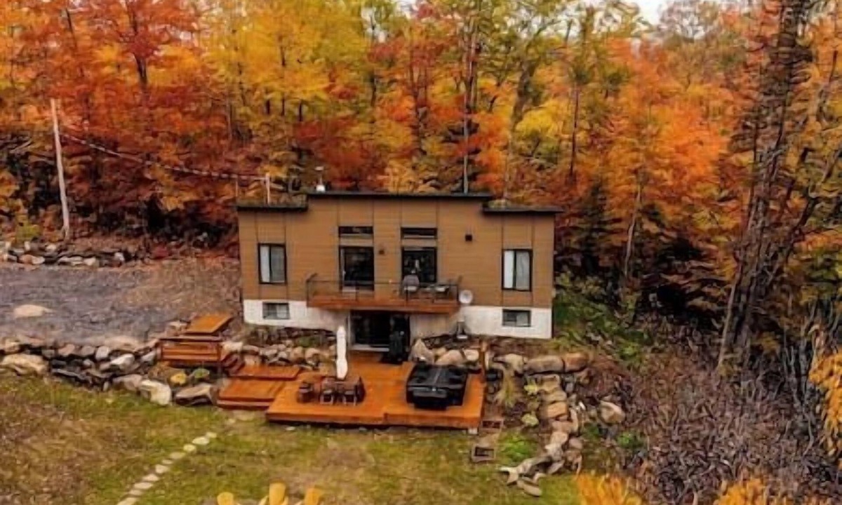 Entrelacs House | Chalet Nordique: Lakefront & Spa