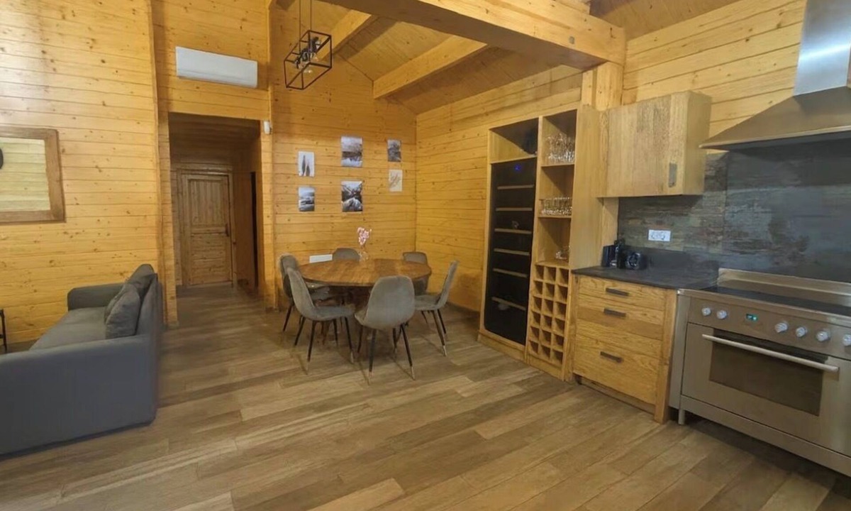 Montevrain Ski Chalet | Chalet on private land with garden - 10 min from Disneyland Paris