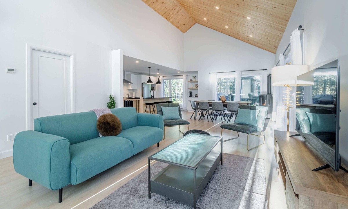 Shannon Ski Chalet | Chalet OSLO | Private Spa Outdoor Escape