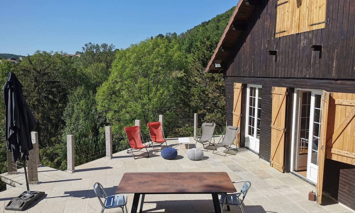 Serrieres-sur-Ain House | Chalet overlooking the Ain