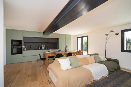 Ovronnaz Ski Chalet | Chalet Panorama Ovronnaz 180 View 2BA 10 pax
