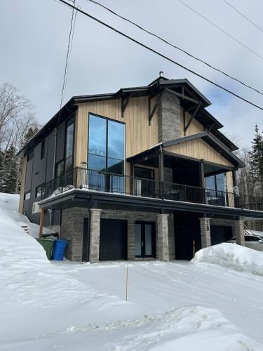 Saint-Philemon Ski Chalet | Chalet panoramique spa et ski au coeur des montagnes
