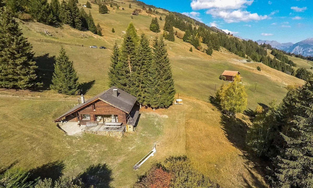 Sarn House | Chalet "Paradiesli" by Interhome