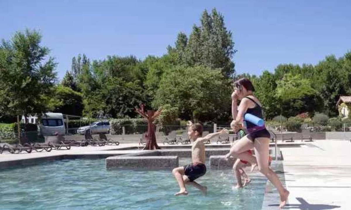 Martres-Tolosane Ski Chalet | Chalet - Parc aquatique - eeceii