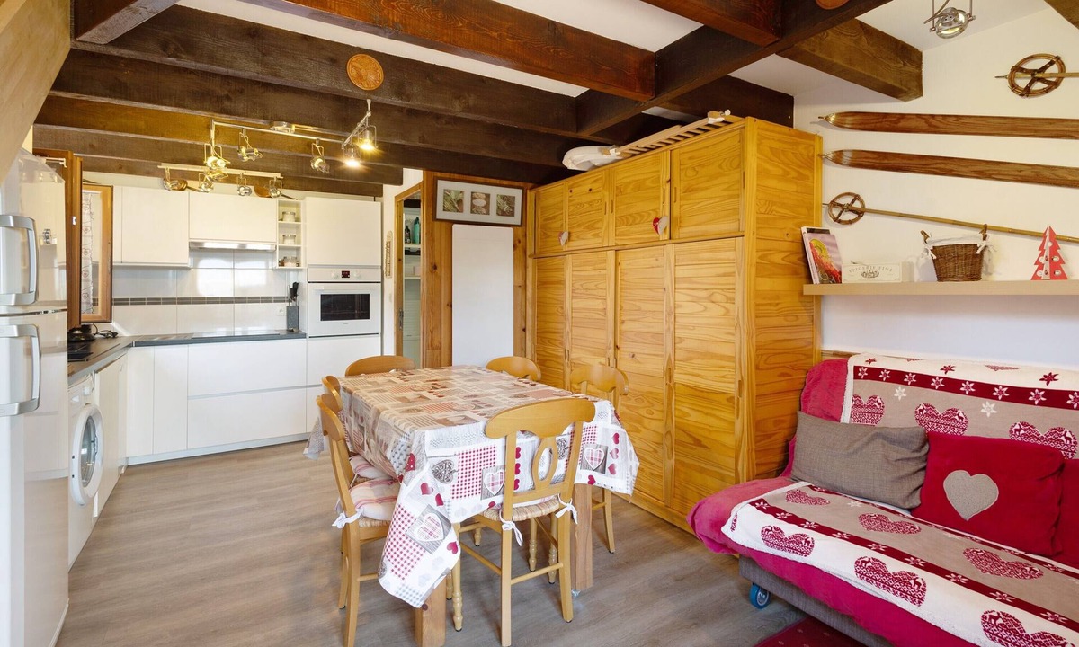 Pyrenees 2000 Ski Chalet | Chalet 'Petit Chalet' semi-detached at Pyrénées 2000 with mountain view, private terrace and Wi-Fi