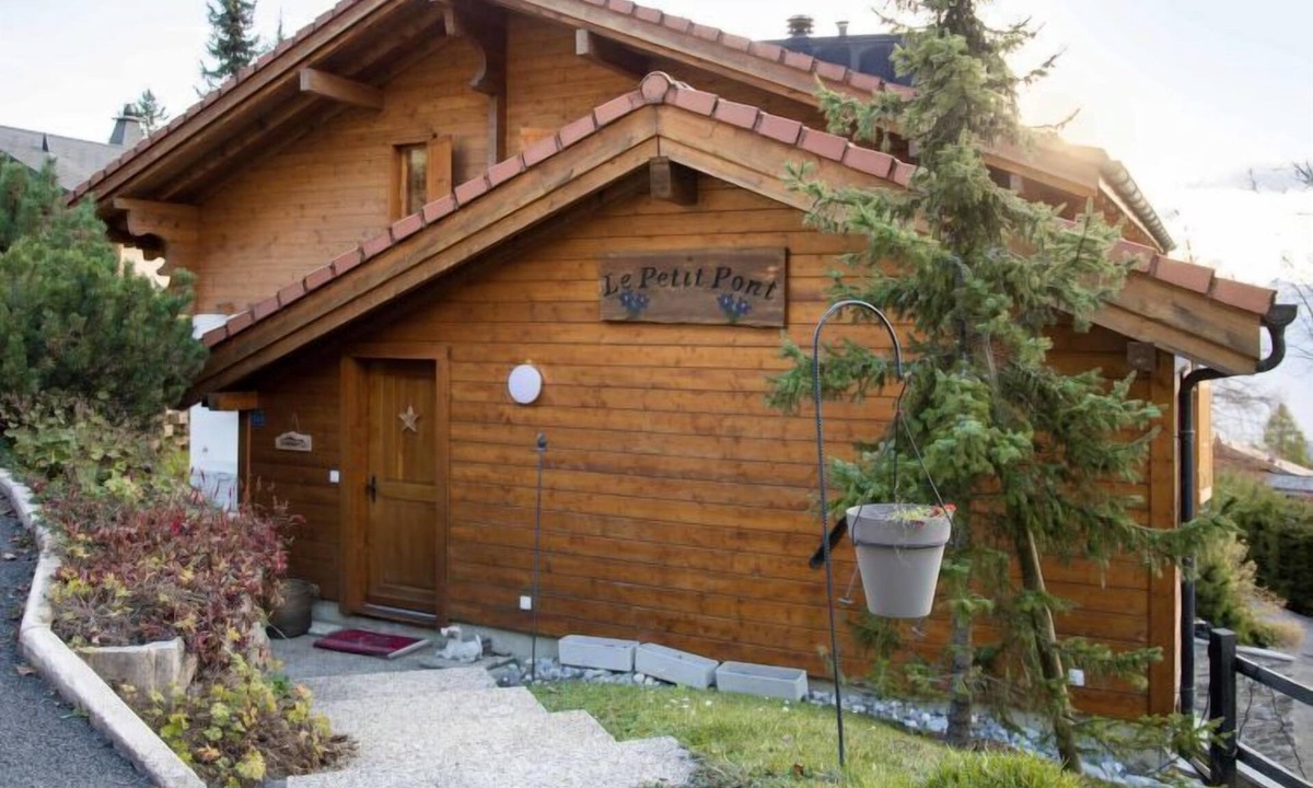 Villars-sur-Ollon House | Chalet Petit Pont by Interhome