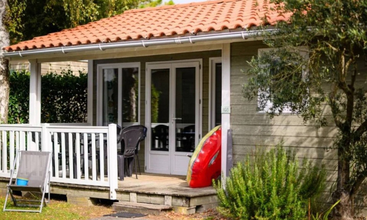 Saint-Jean-de-Monts Ski Chalet | Chalet pets welcome - 4 guests