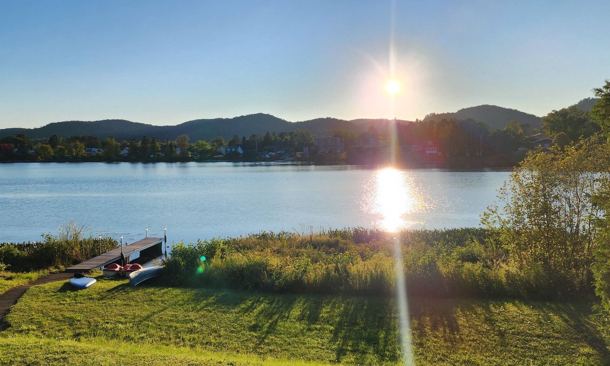 Amherst Ski Chalet | Chalet R&S on Lake Remy & Spa