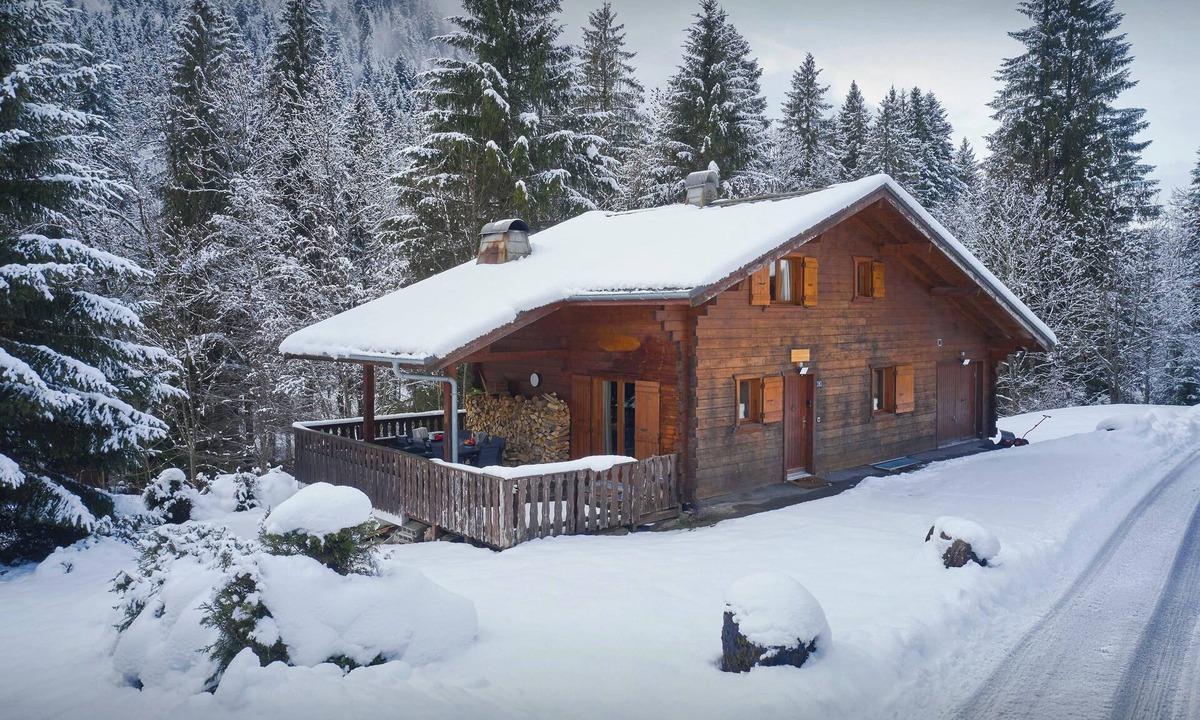 La Chapelle-d'Abondance Ski Chalet | Chalet Rochamour - mountain holiday for 14 with spa - OVO Network