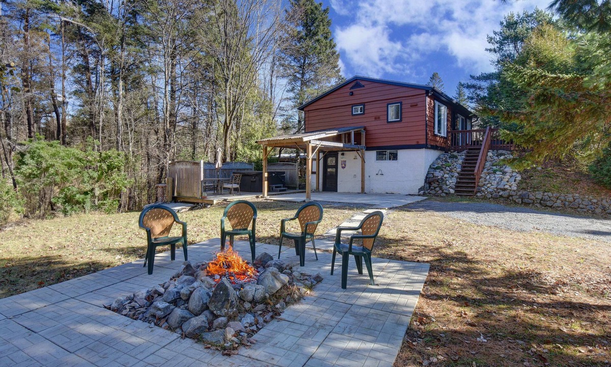 Saint-Faustin-Lac-Carre Ski Chalet | Chalet Rustic | Spa | Ski | BBQ | Fireplace