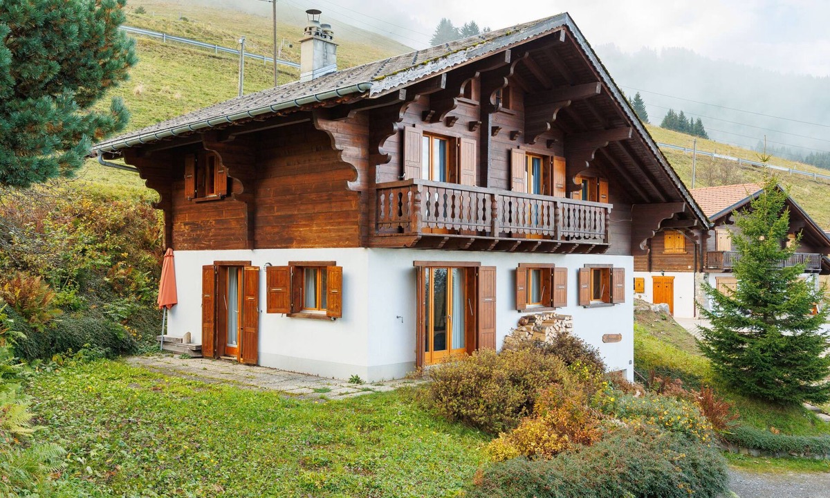 Val d'Illiez House | Chalet Seravalle by Interhome