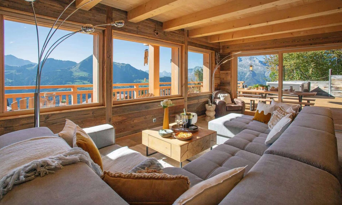Manigod Ski Chalet | Chalet Serbijanka with Jacuzzi Sauna Hammam and Private Spa for 14 Guests